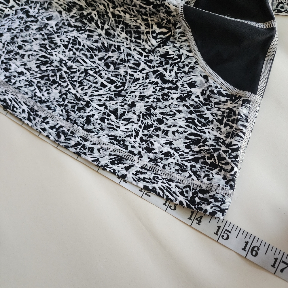 Lululemon Suns Out Rash Guard Mini Ripple White Seal Grey/Black - Picture 13 of 16